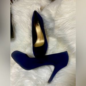 Fioni Blue velvet heels excellent condition size 8